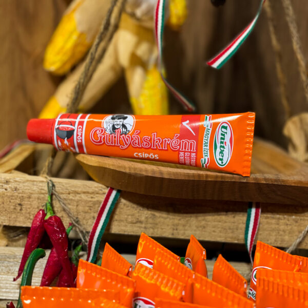 Gulyáskrém csipos – pikantna pasta gulaszowa