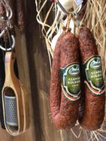 Szamar kolbasz csipos Palatin – pikantna kiełbasa węgierska z mięsa osła
